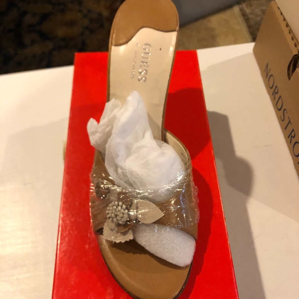 Brand new , never worn Guess shoes